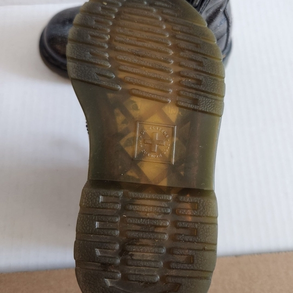 Doc marten toddler boots in size 7 silver black sparkle. - Picture 3 of 12